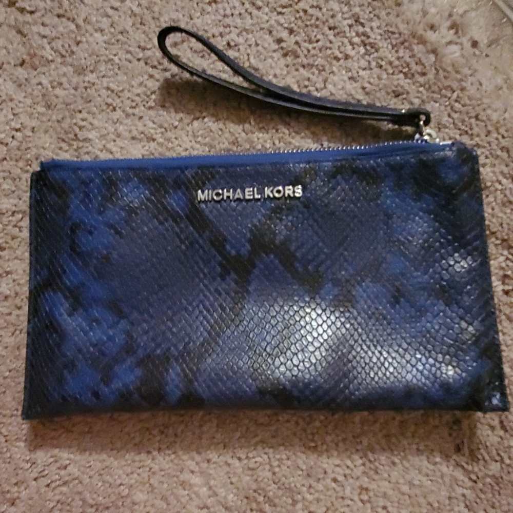 Wristlet/ clutch